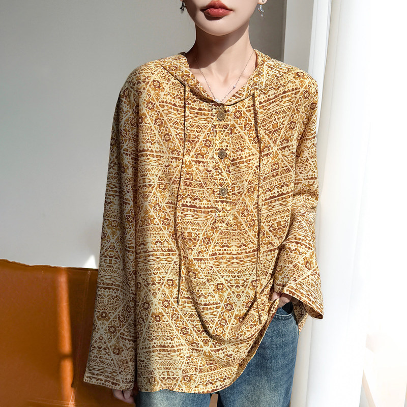 Retro Style Geometric Print Hooded Long-Sleeved T-Shirt for Women, Loose and Stylish Top, Ethnic Style Casual Blouse, Sun Protection Shirt