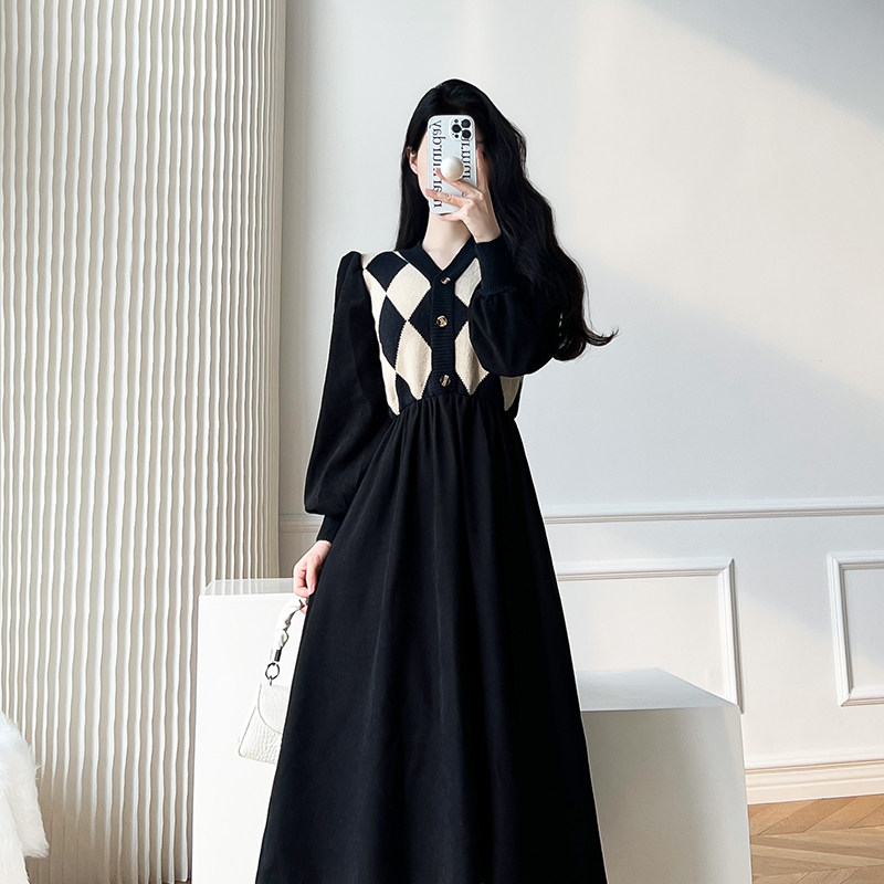 Black v collar small fragrant wind knit long sleeves one-piece dress lady Spring and autumn style collection waist display slim temperament long skirt autumn winter-Taobao