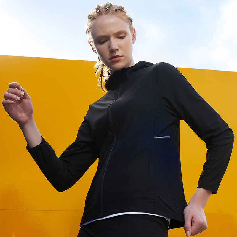 2021 new outdoor sports windbreaker jacket female spring and autumn thin section sunscreen breathable running mountaineering ice silk rashguard
