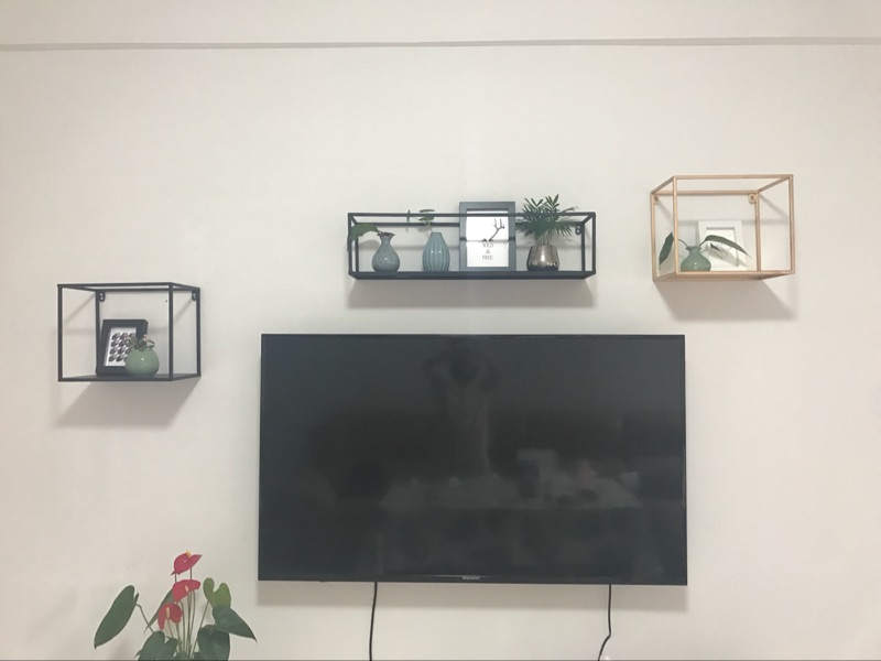 Trang trí Bắc Âu trang trí khung sắt rèn kệ trên tường treo màn hình đứng đơn giản trang trí tường phòng khách - Kệ mẫu kệ sách đẹp