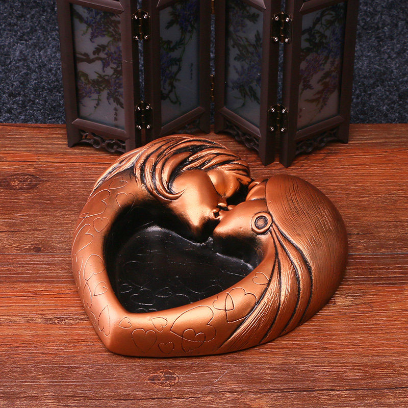 Special price Living room Large number of cigarettes Ashtray Personality Fashion Handicraft Pendulum to send boyfriend husband's birthday present