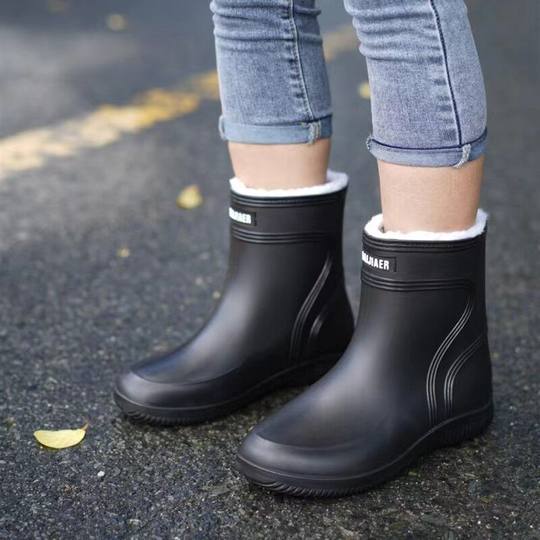 Large Size Rain Boots for Men, One-Piece Fleece-Lined Winter Warm Waterproof Shoes, Fashionable Rubber Shoes, Rain Boots, Non-Slip Fishing Overshoes for Women