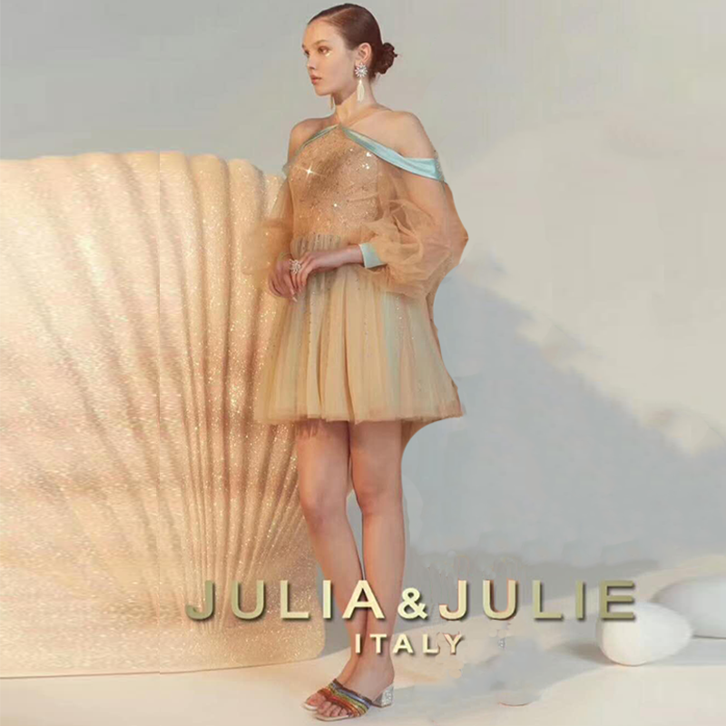 Julia & Julie 2018春夏新品精致仙气缎面挂脖露肩烫钻连衣裙肤色