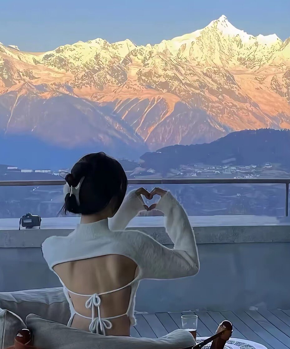 清颜美妆馆的LOGO