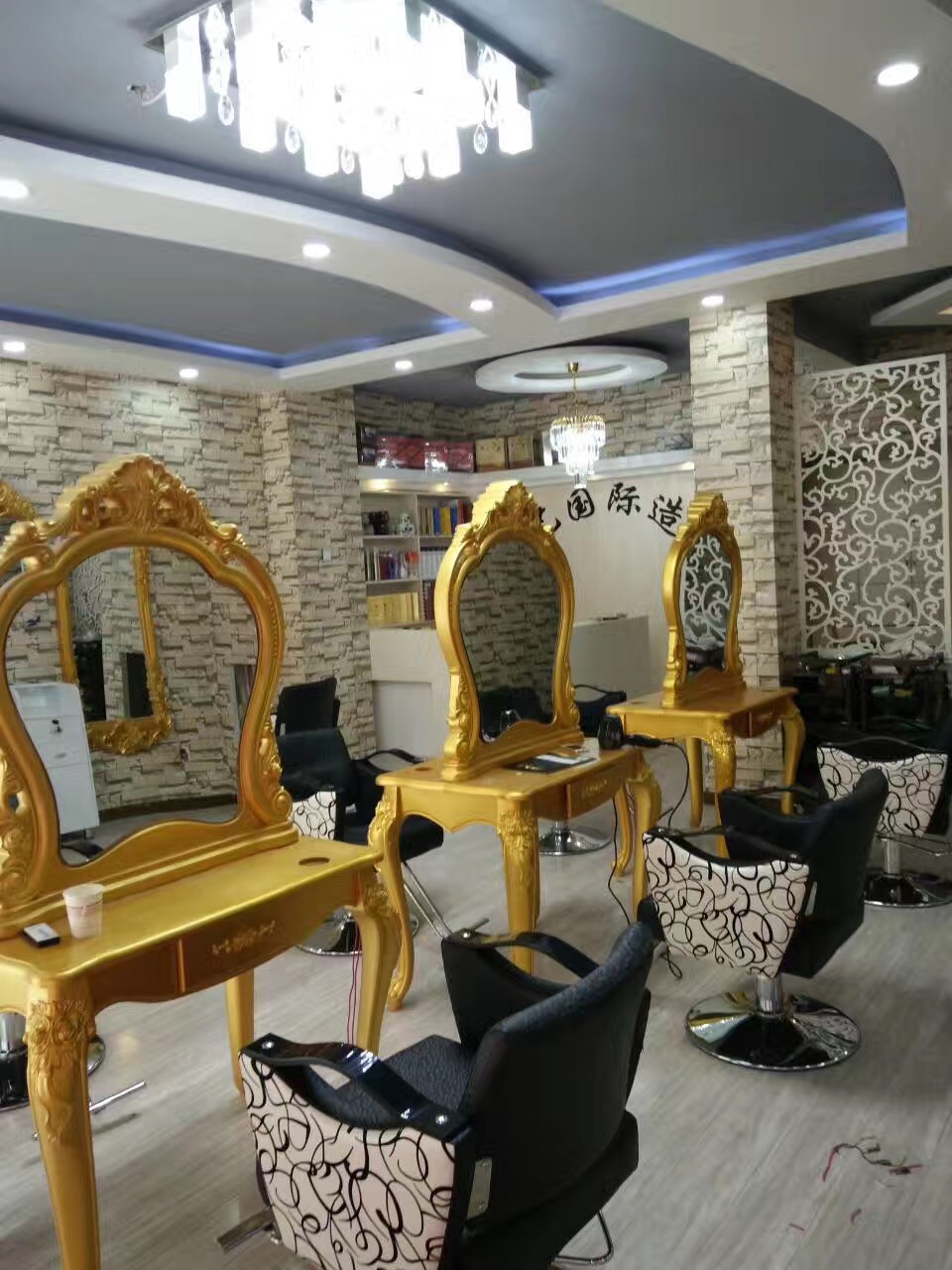 Cửa hàng cắt tóc retro châu Âu gương tóc salon salon đồ nội thất trang điểm phòng tắm gương làm đẹp gương gương hai mặt