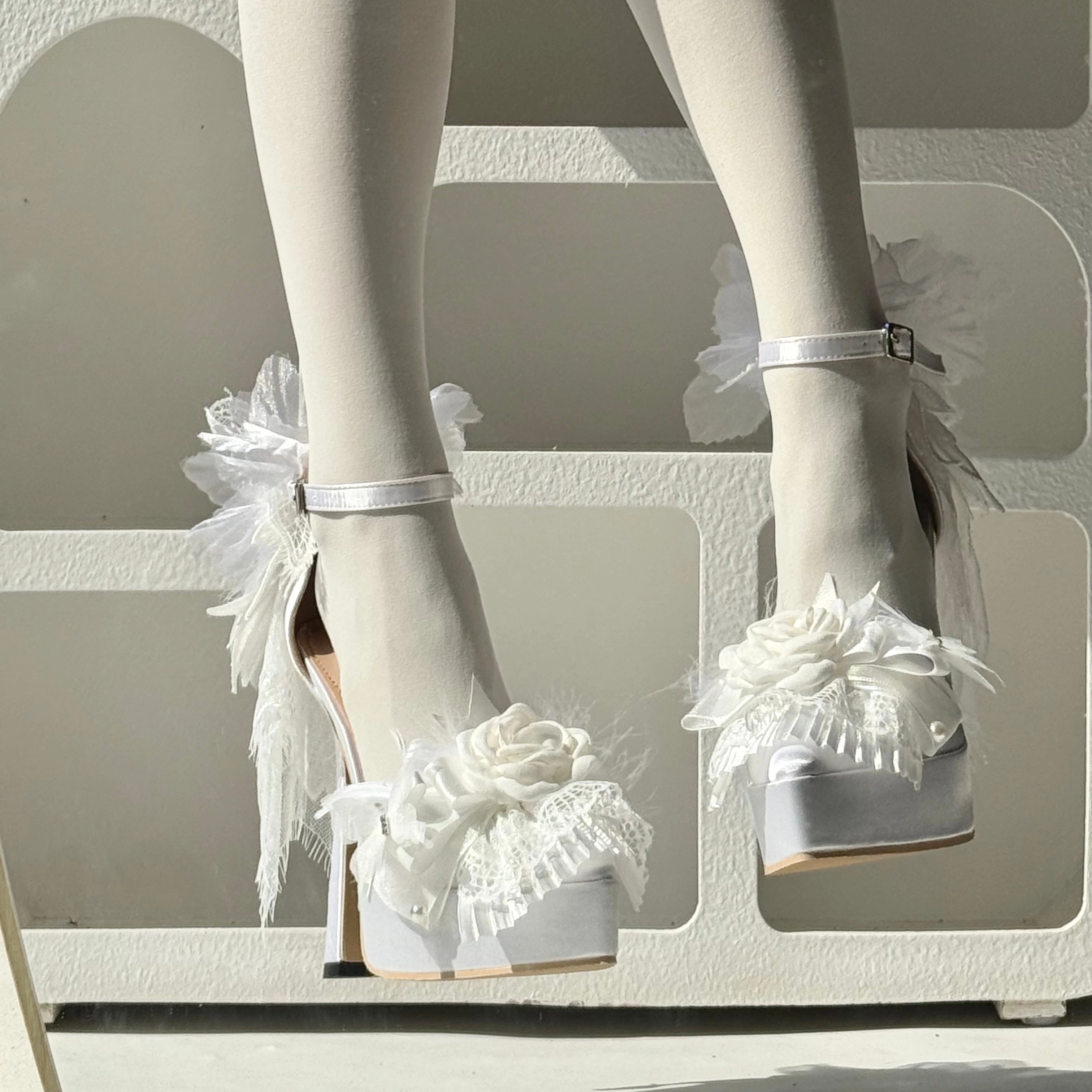 羽落灵 A soaring rabbit Lolita's original y2k gothic thick soles and sky-high high heels are gorgeous for a wedding