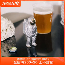 May one) Spain DOIY astronauts Beer Bottle Opener Ceramic Astronaut Artwork Send Boyfriend Gifts