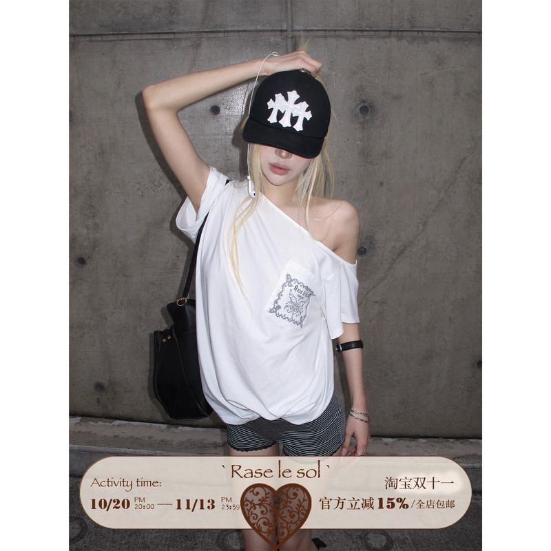 Rase Le Sol'Butterfly Letter' White Off-Shoulder Pocket T-Shirt Loose Short-Sleeved Top Rase Le Sol'Butterfly Letter' White Off-Shoulder Pocket T-Shirt Loose Short-Sleeved Top