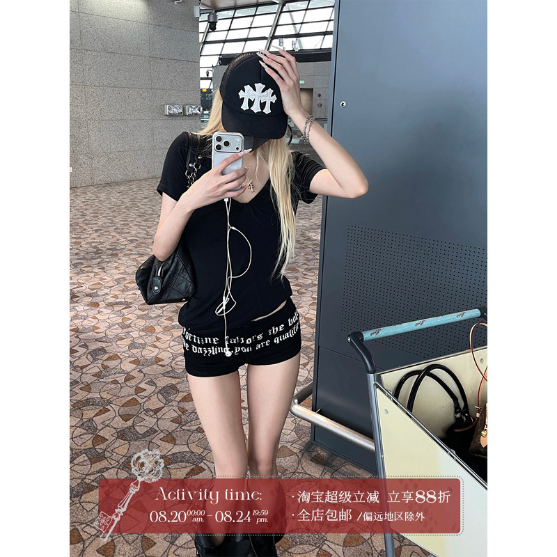 Rase Le Sol*Letter Printed Shorts Black Letter Print Low-Rise Denim Shorts Rase Le Sol*Letter Printed Shorts Black Letter Print Low-Rise Denim Shorts
