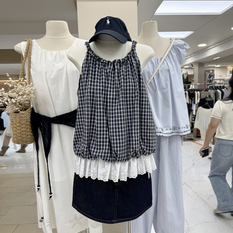 Sweet and Cute Plaid Braided Halter Neck Vest with Floral Blouse and Lace Embroidered Hem, Age-Reducing Top