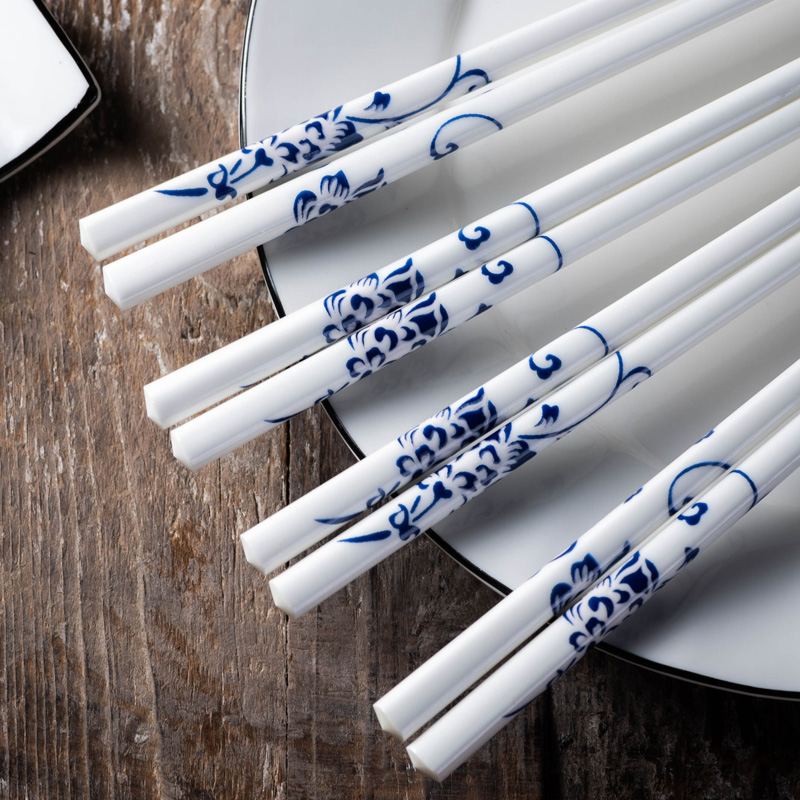 Families with ceramic suit Chinese high - grade move antiskid high - temperature portable chopsticks 10 pairs of gift boxes