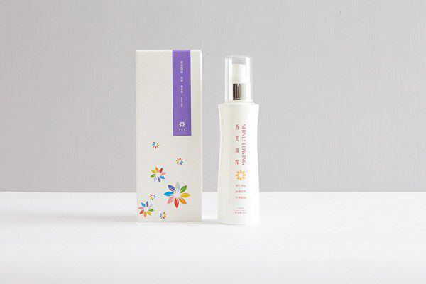 Pawn of Taiwan's Elegant Collection of the Fragrant Lotus spray