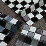 Цветная хрустальная стеклянная стеклянная мозаика Фоновая стена Красная апельсиновая черная кухонная плитка плитка плитка прунд ванная комната