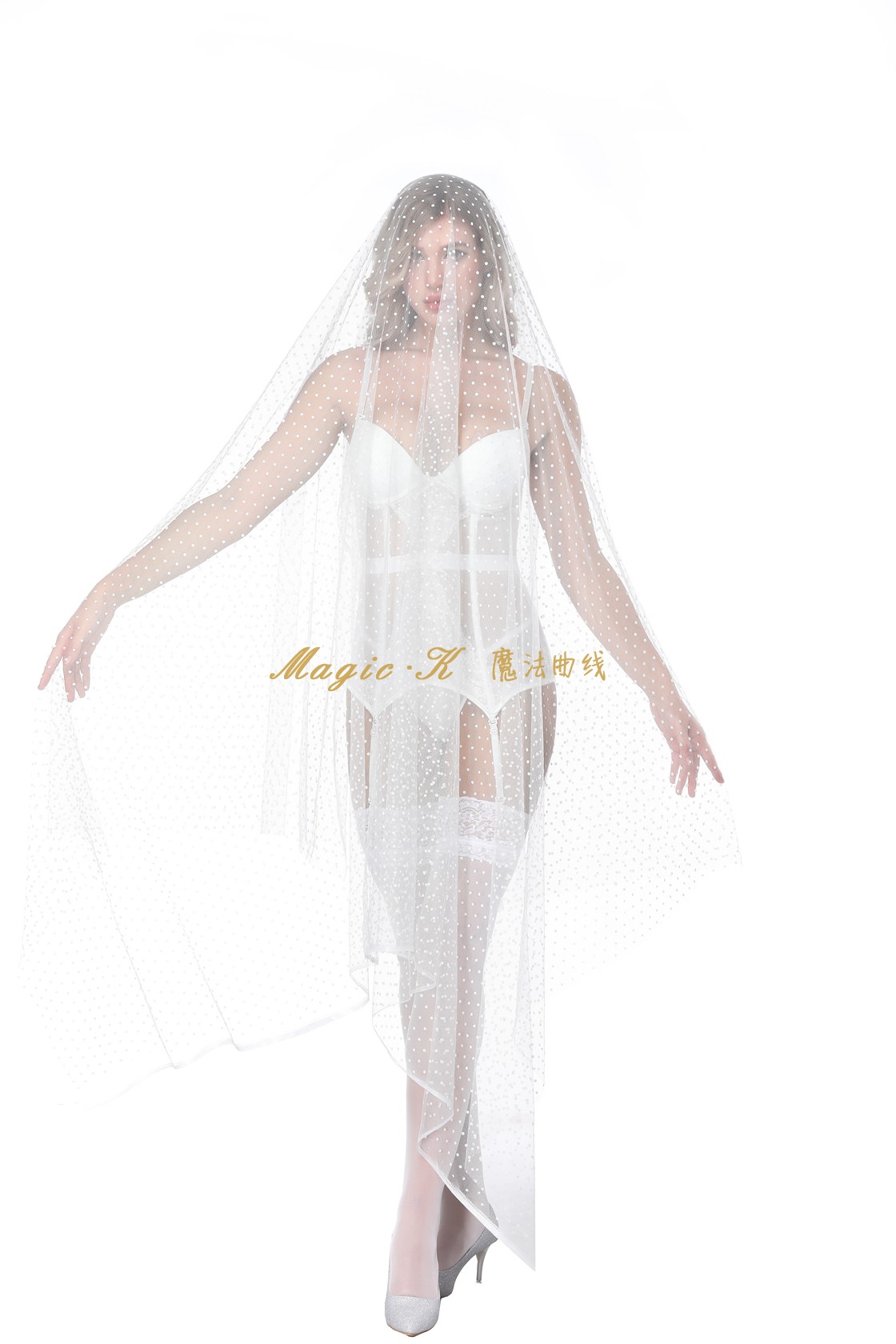 2018 new garter trắng tinh khiết với bộ đồ corset định hình cơ thể tụ tập để nhận được những chiếc quần dây đeo gợi cảm màu sữa áo ngực không dây