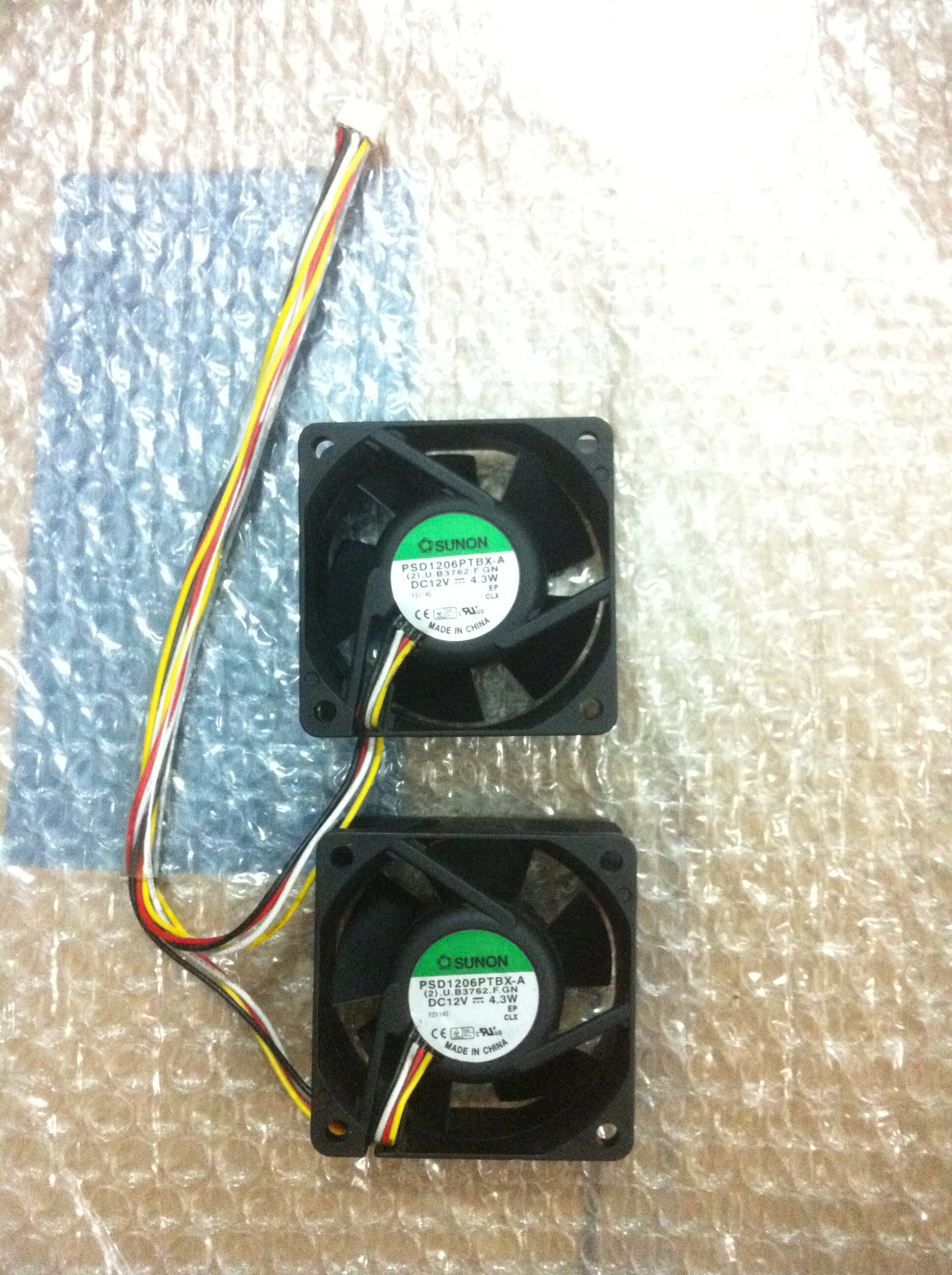 The original SUNON built 6025 PSD1206PTBX-A DC12V 4 3W 4 wire 6CM cooling fan