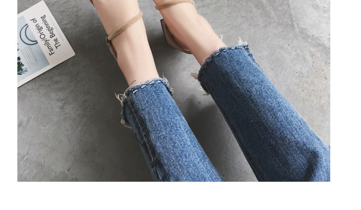 Phiên bản Hàn Quốc hoang dã của đầu tròn với một từ với dép bằng phẳng Dép La Mã hở ngón bằng da lộn với dép nữ dép havaianas đính đá
