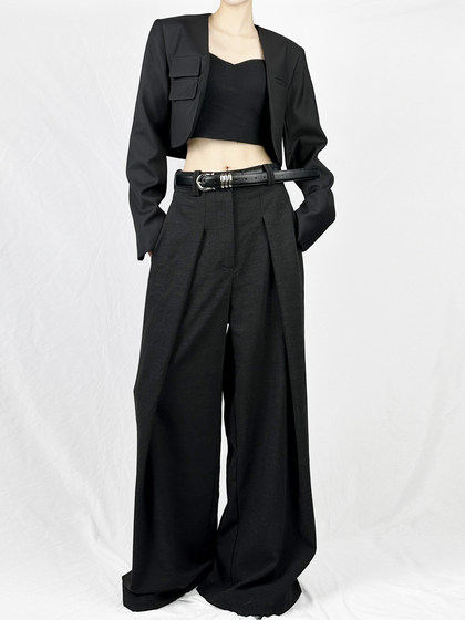 没2月 黑色短款西装外套女2023年春季新款小众短西装外套