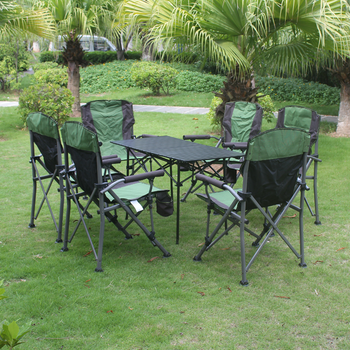 Portable folding tables and chairs outside the South settlement Leisure beach barbecue Self-driving tour camping Picnic tables and chairs combination set