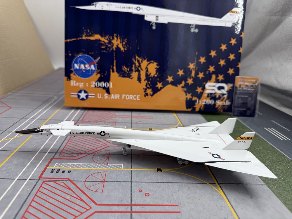 1/200 Scale XB-70 Valkyrie Bomber Aircraft Model SQ WINGS | eBay