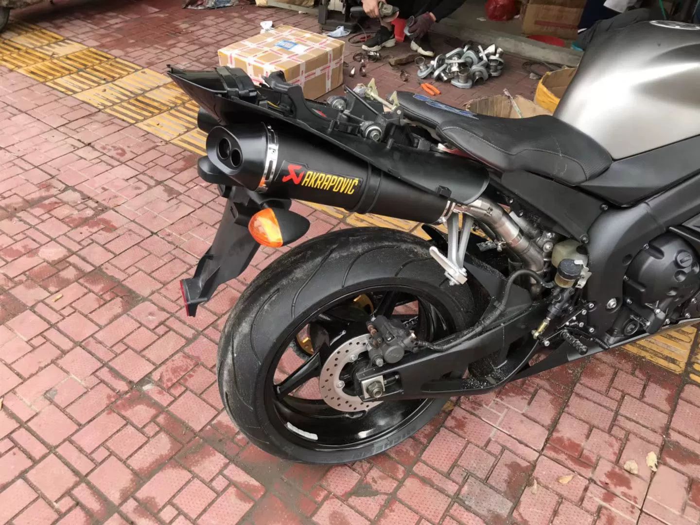 Thích hợp cho Yamaha Yamaha R1 04-14 ống xả sửa đổi Ống xả đôi Scorpio - Ống xả xe máy