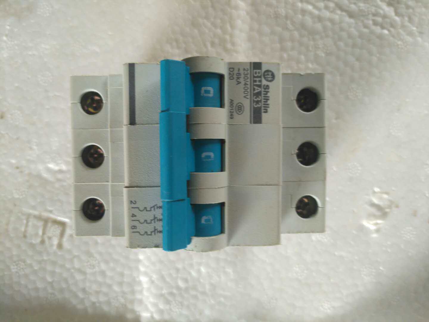 shihlin Shilin C type small circuit breaker 3p Air switch BHA-33 used disassembly machine