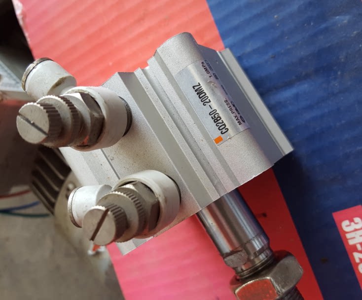 SMC thin cylinder CQ2B50-30DZ CQ2B50-20DMZ CQ2B40-30DZ used