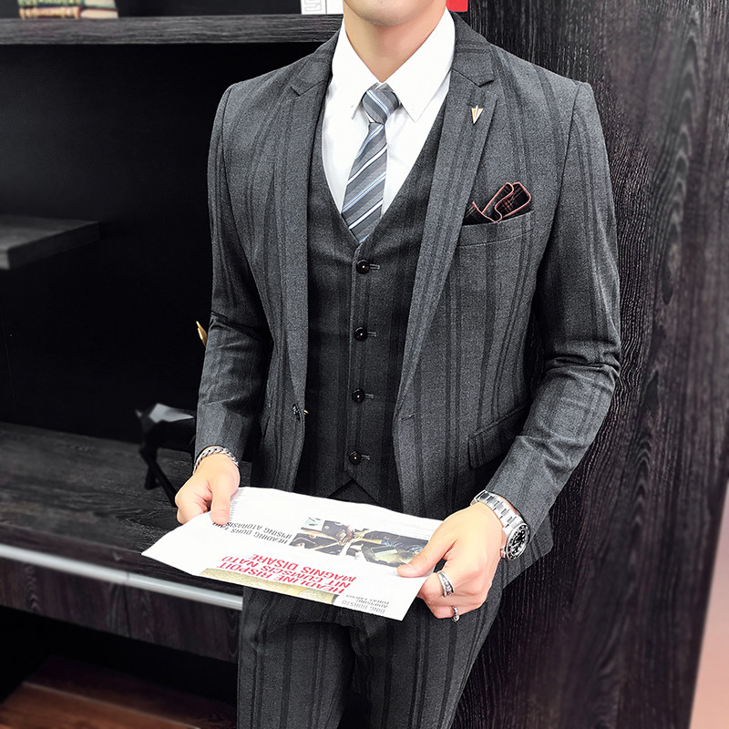2019 autumn new men's suits business casual suits Korean version of the slim wedding three-piece striped dress trend
