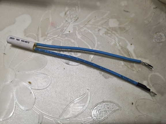 自恢复温度保险丝 250V16A KG－80 80度