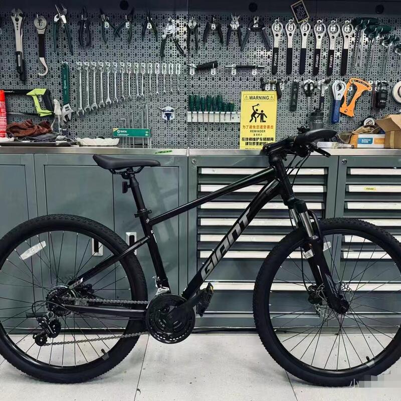 Giant Atx660 Bicycle, Brand New Aluminum Alloy Oil Disc Brake Mountain Bike, Adult Student Commuter Bike