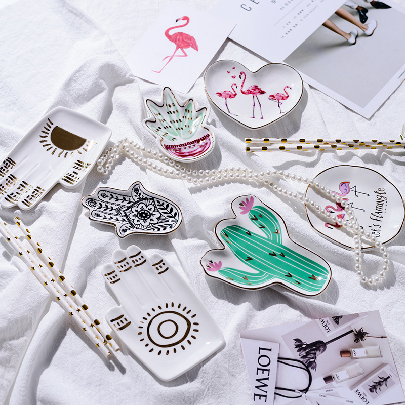 2018 Korean version of the small fresh ceramic plate irregular hand-painted gold jewelry plate girl sweet style plate