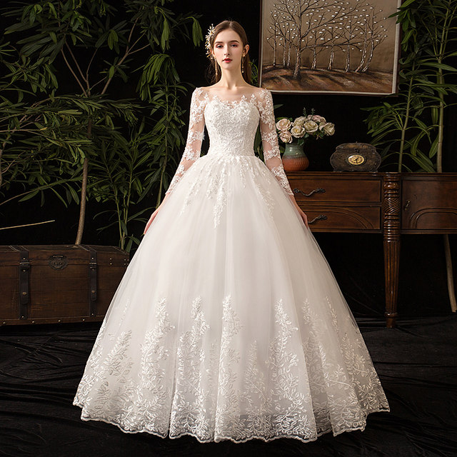 Main wedding dress 2021 new bride high-end temperament princess style shoulder long sleeve winter Hepburn line simple and light