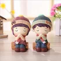 Send girlfriend cute resin doll living room small decoration couple lover commemorative gift room home bedroom furnishings
