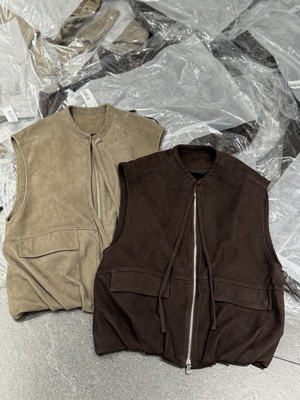 Universe Store 2026 Early Autumn New High-Quality Fashionable Round Neck Drawstring Versatile Leather Vest Universe Store 2026 Early Autumn New High-Quality Fashionable Round Neck Drawstring Versatile Leather Vest