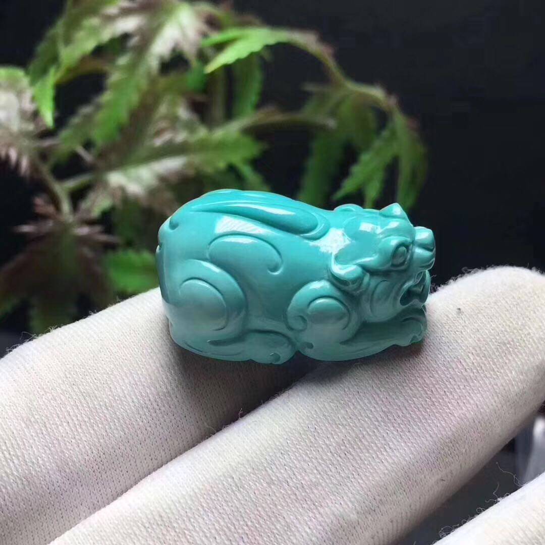 Natural Raw Mine Yungai Temple Turquoise Pixiu Pendant Carving
