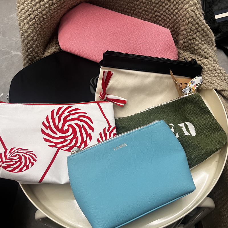 Big Brand Makeup Bag, Portable Large Capacity, Waterproof Toiletry Bag, Fashionable Cosmetics Storage and Organization Bag Big Brand Makeup Bag, Portable Large Capacity, Waterproof Toiletry Bag, Fashionable Cosmetics Storage and Organization Bag