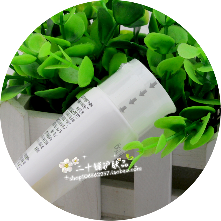 Ponds / Ponds tươi sáng tinh thể làm sạch sữa rửa mặt axit amin làm sạch da mặt bao bì mới và cũ ngẫu nhiên sữa rửa mặt dabo