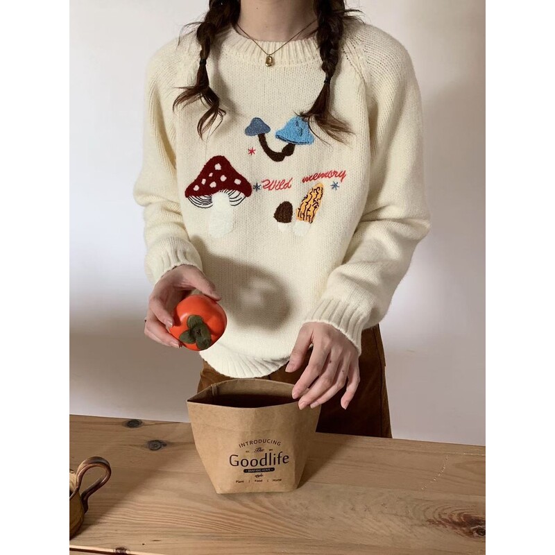 Korean-Style Sweet and Youthful Cartoon Mushroom Embroidery Round-Neck Sweater Pullover for Women, Loose and Soft Knit Top, Thick