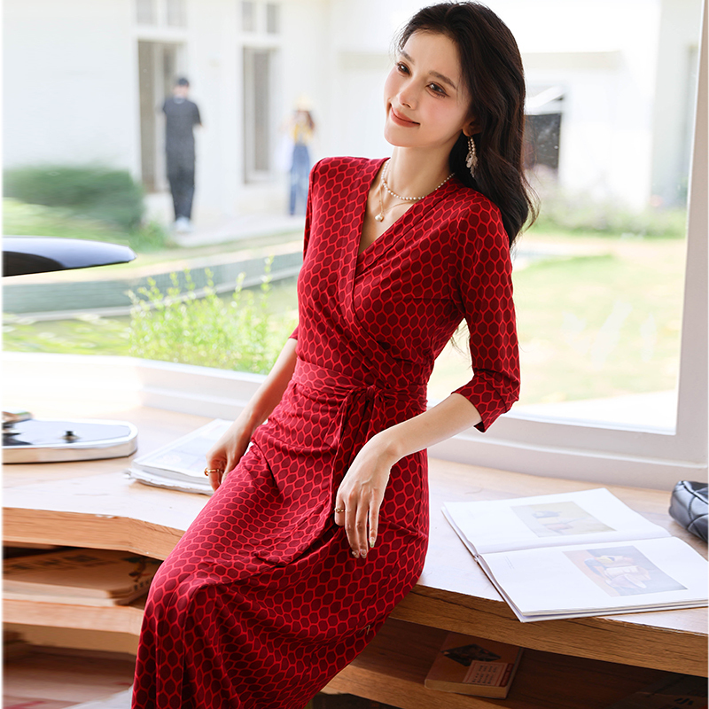 New Wrap Dress with Red Grid Print, Silk Stretch, Elegant and Slimming, One-Piece French Dress
