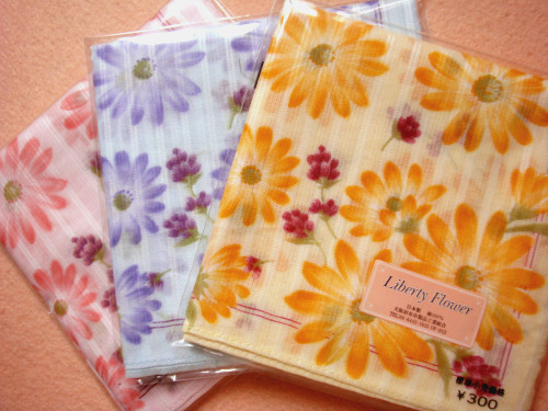 Japan's new yellow blue daisy, Japan-ROK fragrants small handkerboard Pflower full cotton ladies printed soft handkera