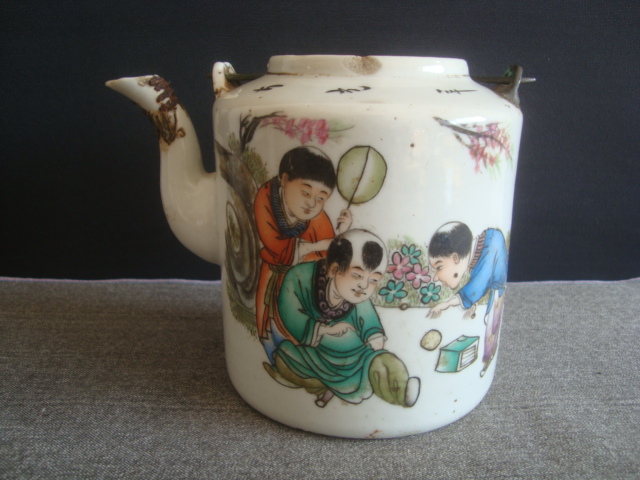 旧家蔵出『清 緑地人物童子嬰戯図壺 雍正年製款 共箱』陶芸