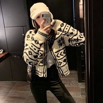Sandro asw autumn small fragrance short wild sweater Korean version of the age-reducing foreign style knitted cardigan jacket womens clothing