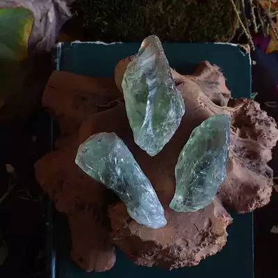 (Lingqi Creation Society)Natural Green Crystal Scepter Rough Stone Magic Jewelry Healing Ceremony High frequency Energy Stone