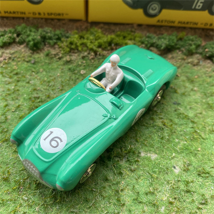 Модель машины 特价外贸1:43 dinky toys 阿斯顿马丁赛车跑车全合金儿童玩具车 OTHER
