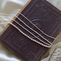 An ordinary collection of basic pearl necklaces and water ripple necklaces for matching pendants.