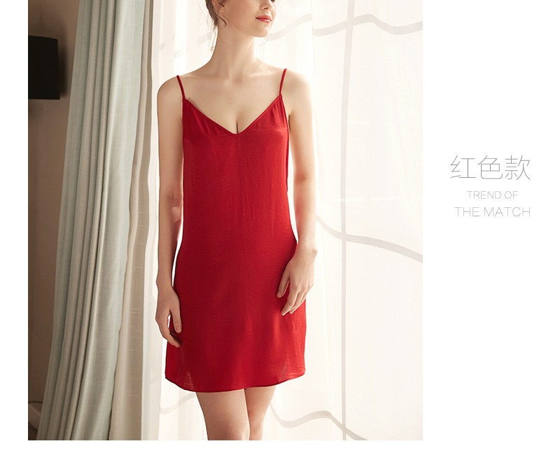 Bộ đồ ngủ bằng vải thun của Q Q Qozozi Cảm giác của phụ nữ Eo lớn Backless Loose Satin Hot Black Sexy Nightdress váy đầm mặc nhà trung niên