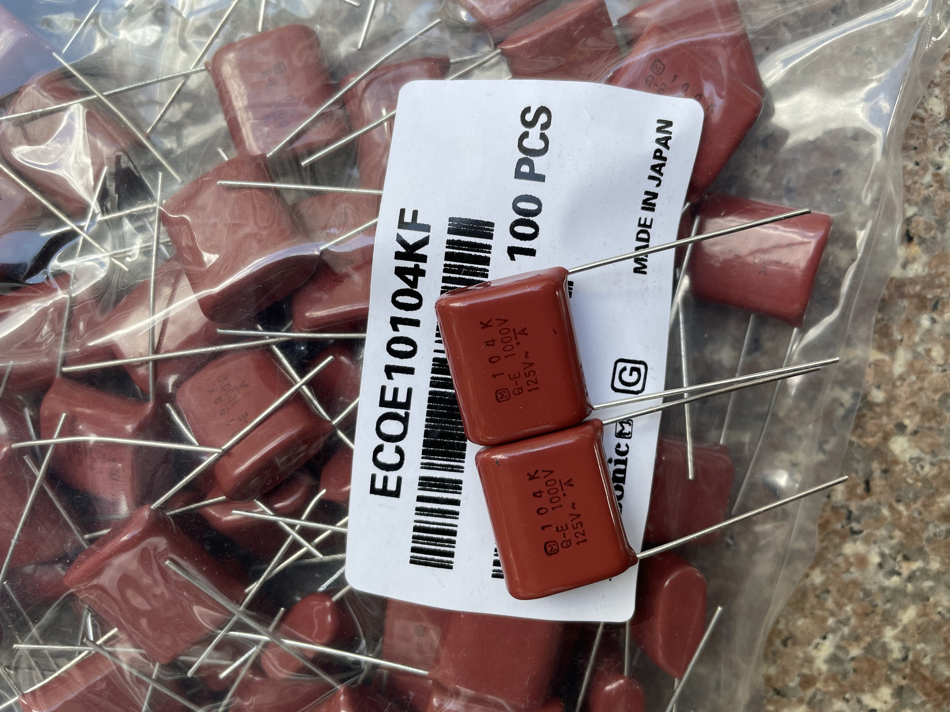 Brand new Panasonic CBB 1000V104 1000V104 1KV0 1UF 1UF figure spot-Taobao