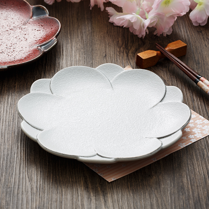 Kaiseki Japanese sushi plate dessert plate, plate ceramics material dishes creative flower shaped plates imported from Japan