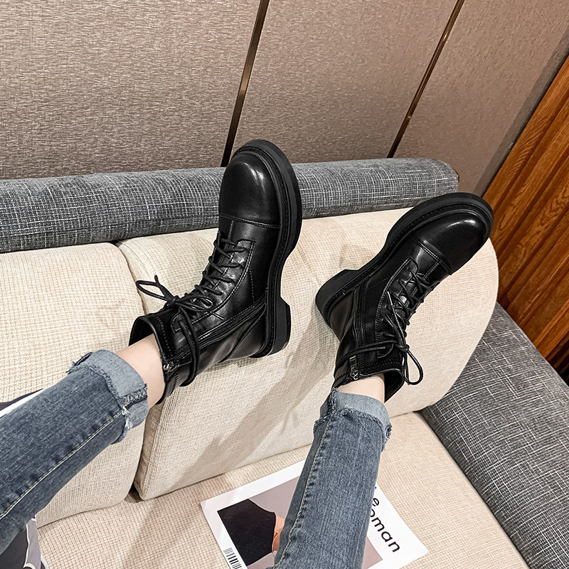 Martin Boots Woman 2020 Autumn Winter New Breathable Yingren Round Head Lacing Locomotive Pull Chain Pine Pastry Thick Bottom Elastic Short Boots