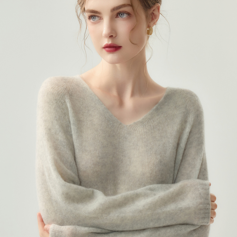Seamless, Soft and Skin-Friendly! 75% Cashmere, 25% Mulberry Silk Knitted Blouse for Women, V-Neck, Lazy Style, Loose Sweater Seamless, Soft and Skin-Friendly! 75% Cashmere, 25% Mulberry Silk Knitted Blouse for Women, V-Neck, Lazy Style, Loose Sweater
