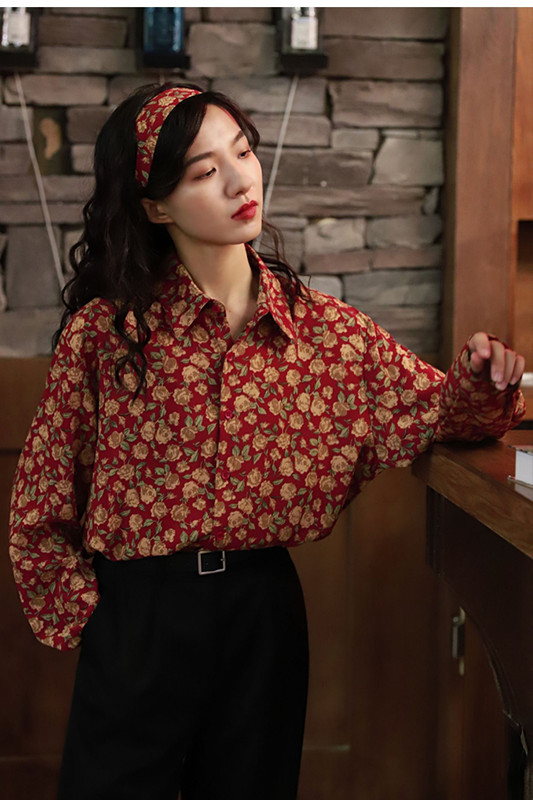 Red Printed Long-Sleeved Shirt for Women, Unique Design, New Spring and Autumn Style, Retro Hong Kong Style Floral Top, Trendy